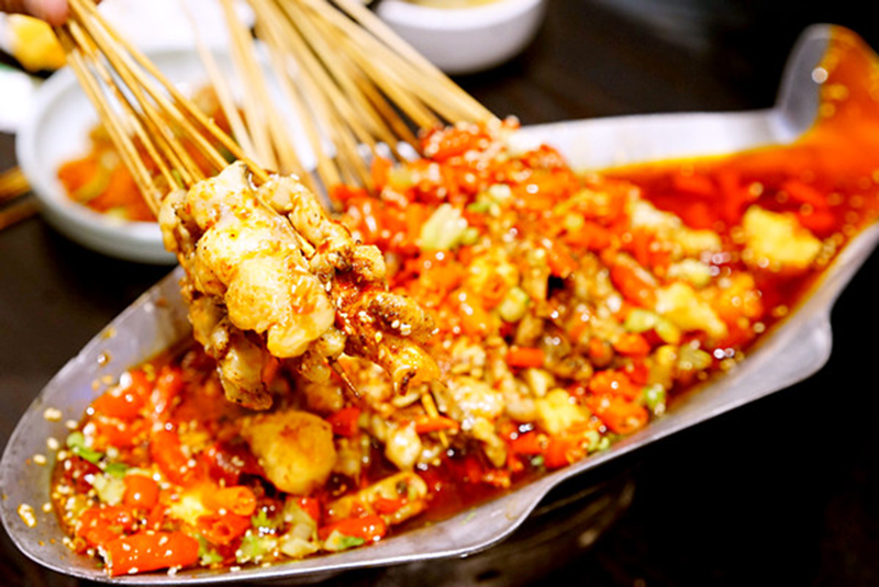 First-Time Guide: 7 Tips to Enjoy Shu Daxia Hot Pot in Chengdu