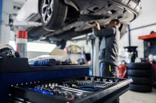 Who Is the Best Transmission Shop in Phoenix? A Guide to Choosing the Right Experts